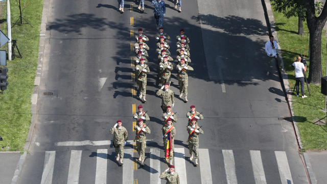 VIDEO / FOTO | Ziua Armatei României, sărbătorită cu manifestări restrânse și cu respectarea restricțiilor 