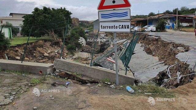 O persoană a murit după ce un uragan mediteranean s-a abătut asupra sudului Italiei