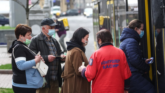Primăria din Kiev a anunțat introducerea permisului sanitar inclusiv pentru transportul public
