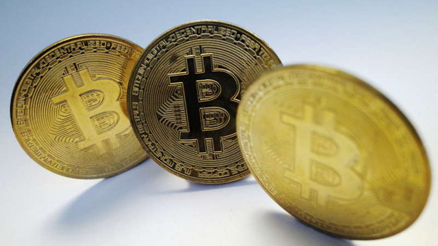 Bitcoin scade sub 60.000 de dolari, pentru prima dată de la 1 noiembrie