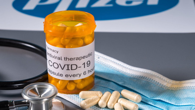Pfizer permite altor companii să producă medicamentul său împotriva COVID-19
