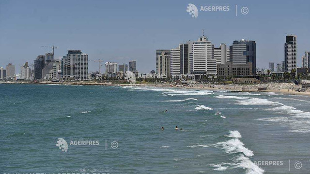 Israelienii, avertizați să nu înoate în mare după scurgerile de ape poluate în timpul ploilor abundente