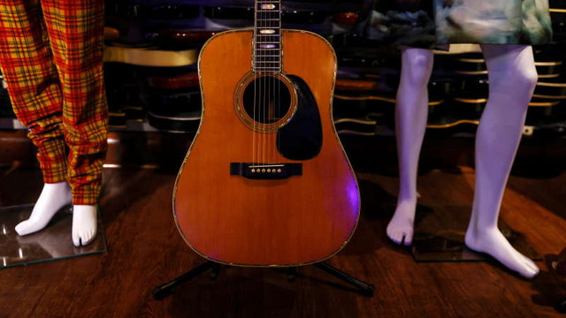 O chitară de colecție care i-a aparținut lui Eric Clapton a fost vândută pentru suma de 625.000 de dolari
