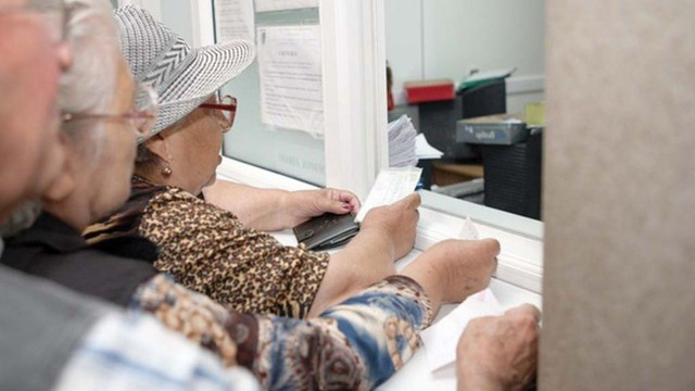 PAS intenționează să anuleze legea privind revenirea la vârsta veche de pensionare de 57 de ani pentru femei și 62 de ani pentru bărbați