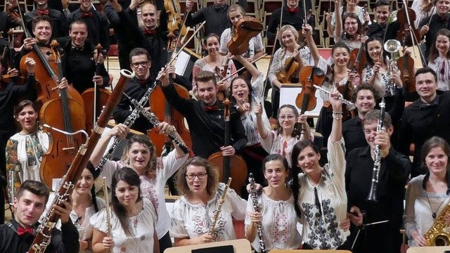 De Ziua Națională a României, Ambasada României și ICR Chișinău invită publicul telespectator la un concert festiv susținut de Orchestra Română de Tineret