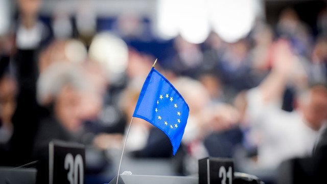 Achiziții publice internaționale: Parlamentul European propune un nou instrument de sprijinire a întreprinderilor din UE