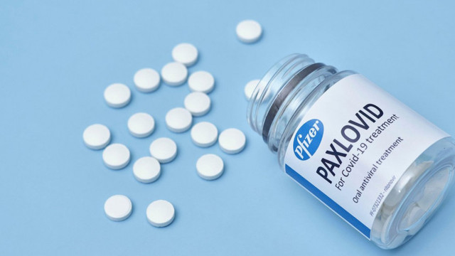 Șeful Pfizer spune că pastila anti-COVID dezvoltată de companie este eficientă și în cazul variantei Omicron
