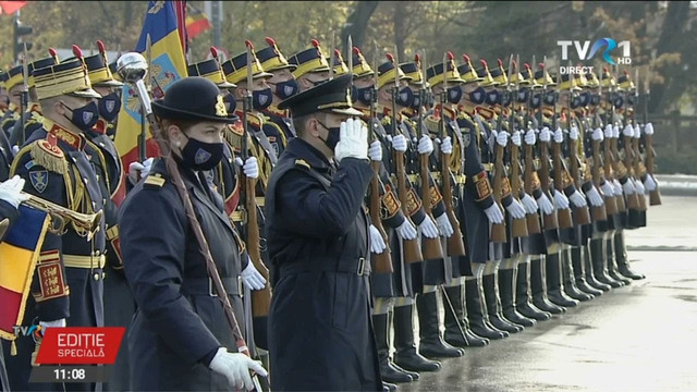 LIVE | Paradă 1 decembrie 2021. Armata României defilează pe sub Arcul de Triumf cu tehnica din dotare
