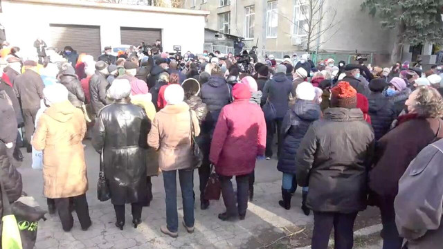 În preajma sediului Judecătoriei Bălți are loc un protest