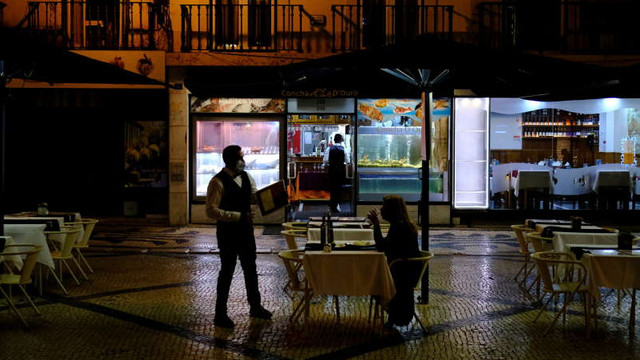 Mai multe orașe din Portugalia anulează evenimentele în aer liber din noaptea de Anul Nou