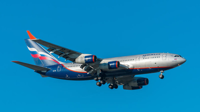 Un avion de pasageri și-a modificat altitudinea deasupra Mării Negre din cauza unei aeronave de spionaj 