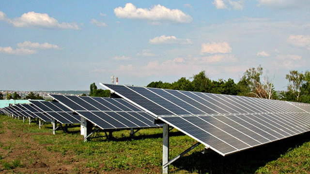 Pe terenurile cu destinație agricolă vor putea fi amplasate sisteme solare fotovoltaice
