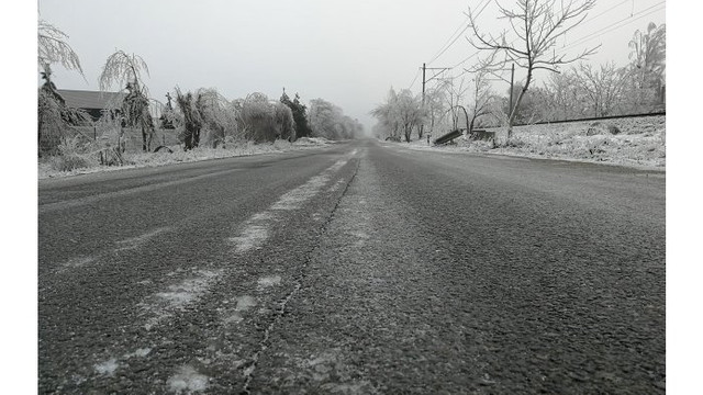 Pe drumurile din Republica Moldova circulația se desfășoară în condiții de iarnă