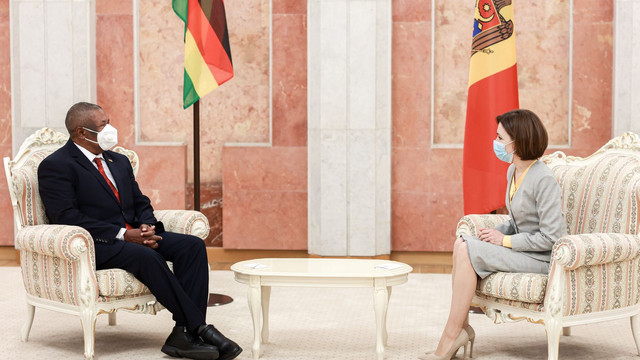 FOTO | Președinta Maia Sandu a primit scrisorile de acreditare ale ambasadorilor Egiptului, Malaysiei, Sri Lanka și Zimbabwe