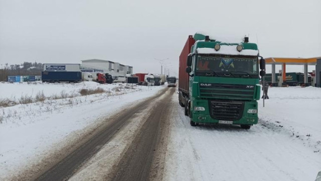 Starea drumurilor publice naționale / INSP a închis circulația pentru transportul de mare tonaj pe drumurile M1, sectorul Leușeni – Chișinău și R30