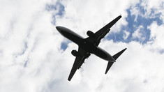 Un pasager clandestin a zburat din Africa de Sud în Olanda în compartimentul roților unui avion