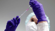 Studiu: Vaccinurile continuă să aibă o eficiență foarte ridicată în cazurile grave de infectare cu Omicron

