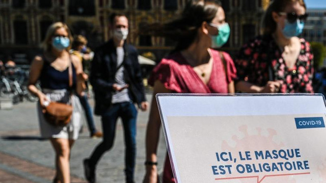 Purtarea măștii în locurile publice, obligatorie de luni pentru toți francezii
