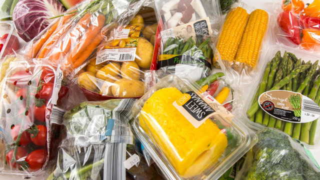 Franța a interzis ambalajele din plastic pentru fructe și legume
