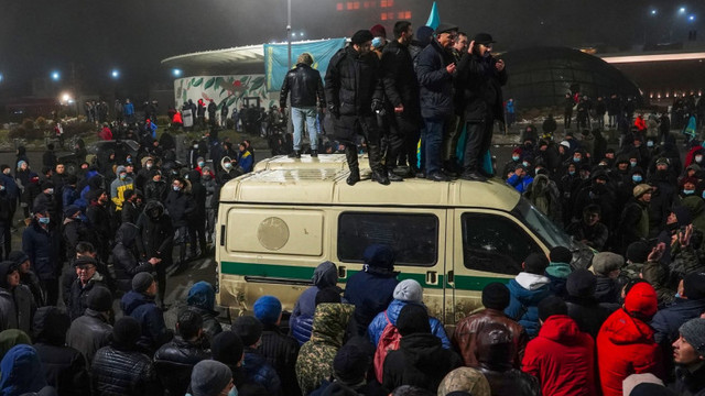 ANALIZĂ. Motivele care stau la baza revoltei din Kazahstan, dincolo de creșterea prețului la combustibil