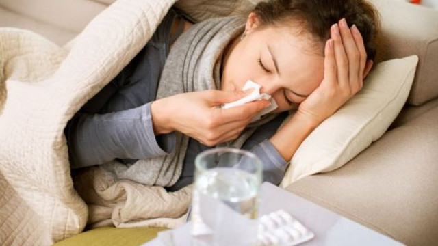OMS avertizează că boala provocată de Covid nu poate fi tratată precum gripa
