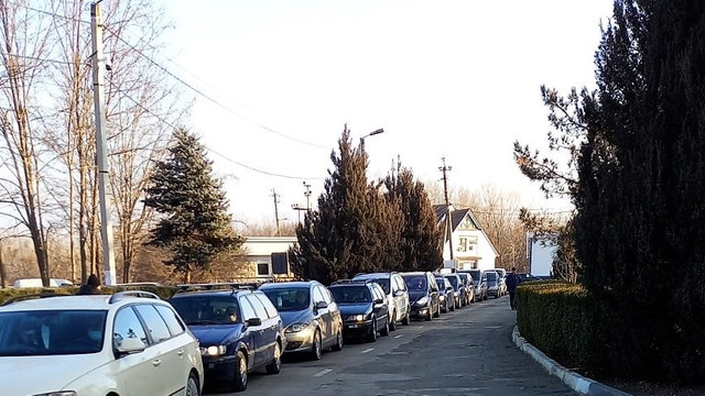 Serviciul Vamal și Poliția de Frontieră informează că se atestă trafic dificil atât pe sensul de intrare cât și pe cel de ieșire din România