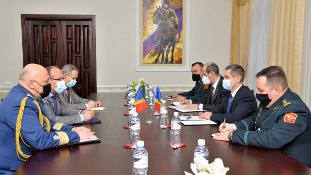 Cooperarea bilaterală în domniul militar dintre R.Moldova și România, discutată de ministrul Apărării cu ambasadorul Daniel Ioniță