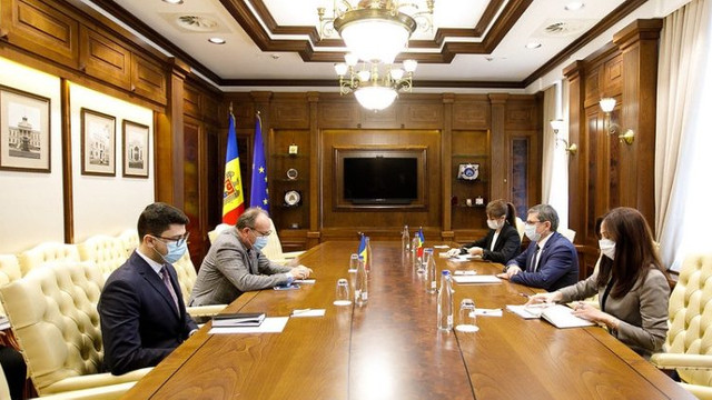 Igor Grosu a discutat prioritățile legislative în sesiunea de primăvară-vară cu ambasadorul României
