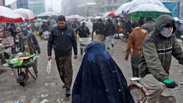 Peste 500.000 de afgani și-au pierdut locurile de muncă după revenirea talibanilor la putere
