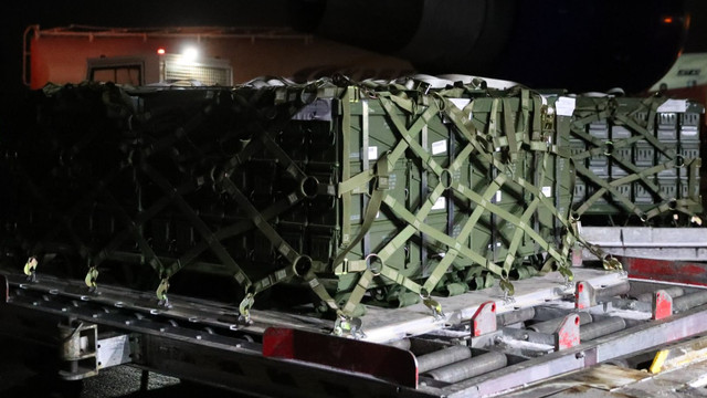 Al doilea transport militar SUA, cu 80 de tone de arme, a ajuns duminică seară în Ucraina
