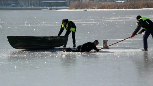 Salvatorii de la stația de pe lacul Valea Morilor din Chișinău au salvat un bărbat de la înec 