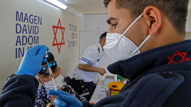 Israel | Comisia de experți a Guvernului recomandă vaccinarea tuturor adulților cu a patra doză anti-COVID