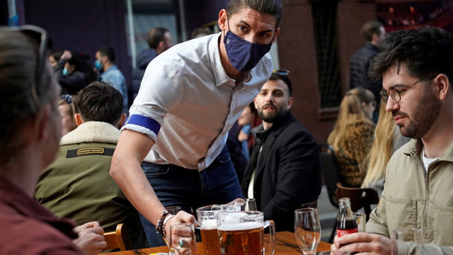 Grecia permite din nou muzica în baruri și restaurante