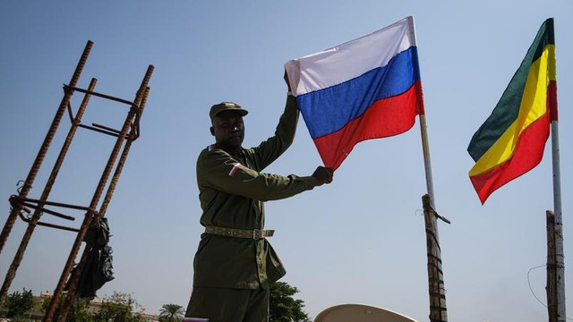 Franța | Mercenarii ruși din gruparea Wagner au început deja să jefuiască Mali
