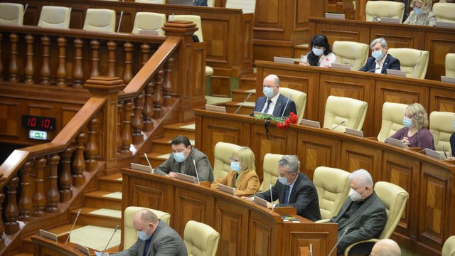 Parlamentul declară vacant un mandat de deputat