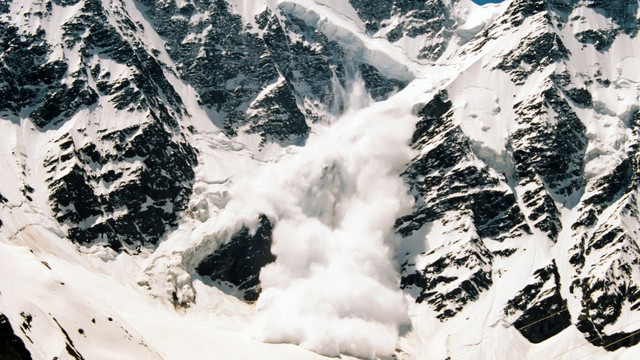 Avalanșă masivă în Austria, la granița cu Elveția: Patru oameni au murit
