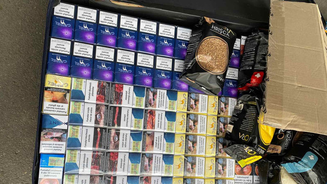 Două valize pline cu țigări, depistate de angajații Serviciului Vamal la Leușeni