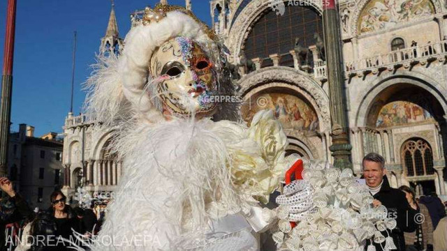 Veneția se costumează în al doilea său Carnaval din pandemie