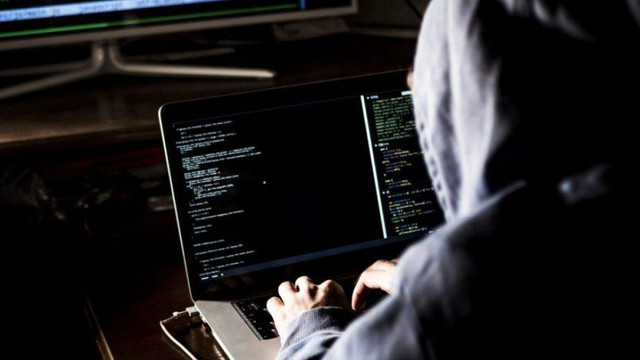 Atac cibernetic de amploare în Ucraina. Sunt vizate ministerul Apărării și două bănci
