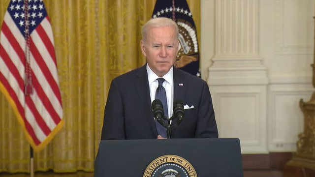 Joe Biden, mesaj către benzinăriile din SUA: Sunt vremuri de război. Scădeți prețul la pompă
