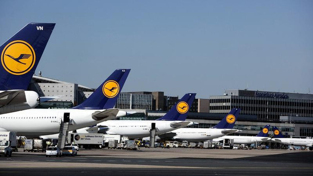Lufthansa suspendă zborurile către Kiev și Odesa începând de luni
