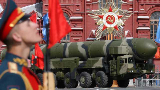 Pumnul lui Putin și „Mâna Moartă” a Moscovei. Ce înseamnă punerea forțelor nucleare rusești în stare de alertă