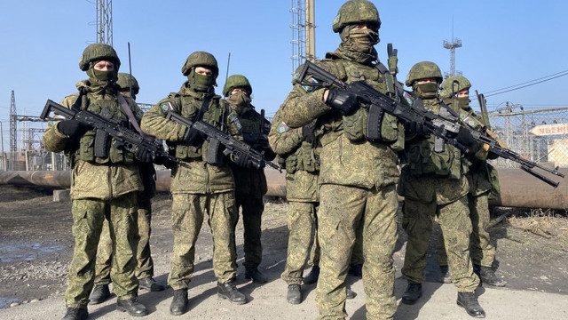 Ucraina le promite bani și imunitate în fața legii soldaților ruși care se predau: „Hotărâți-vă! Veniți fără arme, cu steagul alb!”. Primul schimb de prizonieri
