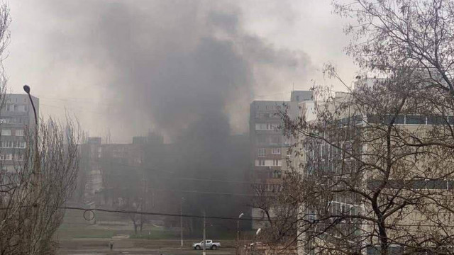 Sute de morți în orașul-port Mariupol, după ce armata rusă a distrus un cartier rezidențial: „Nici nu putem lua răniții de pe străzi”
