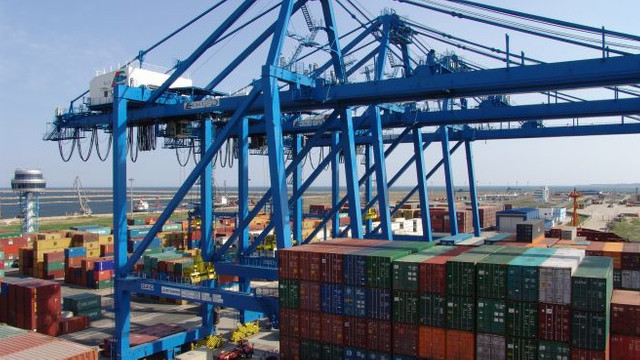 România permite transportarea containerelor moldovenești de mărfuri din portul Constanța, fără autorizații speciale