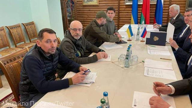 A început o nouă rundă a negocierilor dintre Ucraina și Rusia (consilier ucrainean)