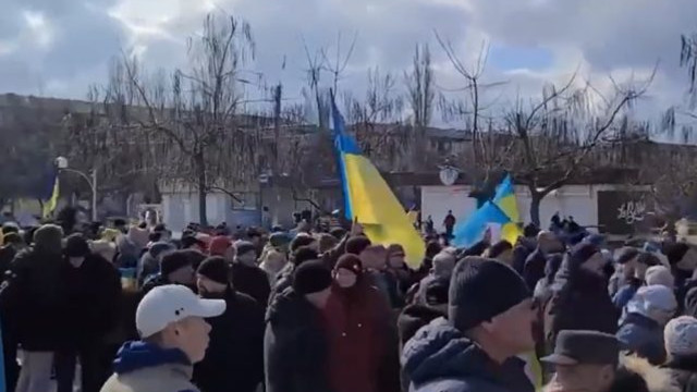 Cinci protestatari au fost răniți de forțele ruse în orașul Nova Kahovka din sudul Ucrainei
