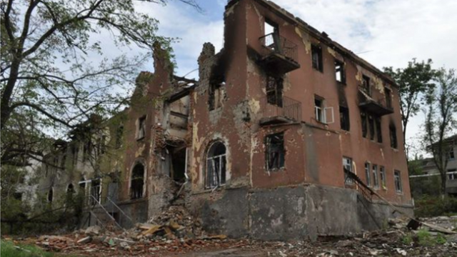 Oraș făcut una cu pământul de ruși în regiunea Sumî. Trei civili au fost uciși în localitatea Ohtîrka în timpul bombardamentului nocturn (video)