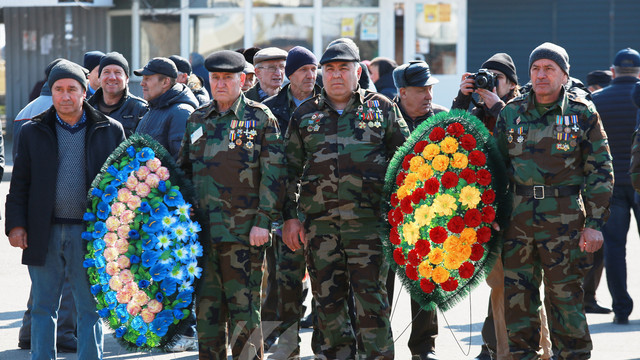 FOTO | Miting de comemorare a combatanților căzuți pe câmpul de lupta în războiul de la Nistru, organizat la Coșnița. „Noi moldovenii suntem oameni pașnici, dar au venit peste noi la fel cum se întâmplă astăzi în Ucraina”