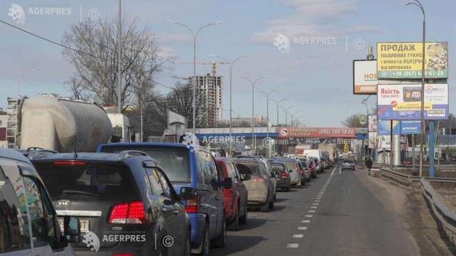 Ucraina | În jur de 2.000 de autovehicule au putut ieși din Mariupol printr-un coridor umanitar, potrivit municipalității